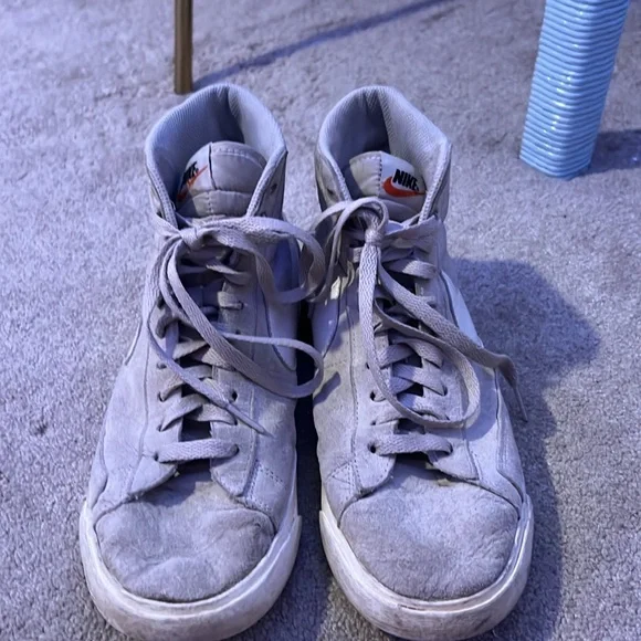 Nike Blazers - Picture 3 of 5